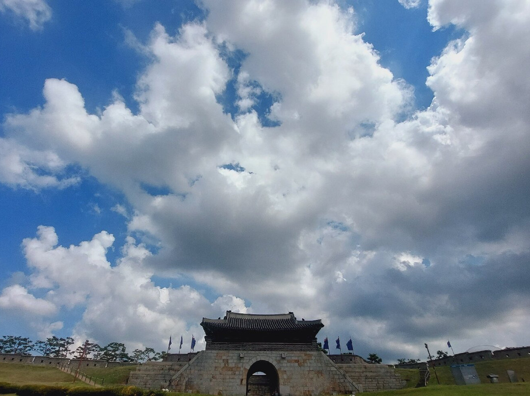 Yeonmudae (Dongjangdae)-水原市必去景点