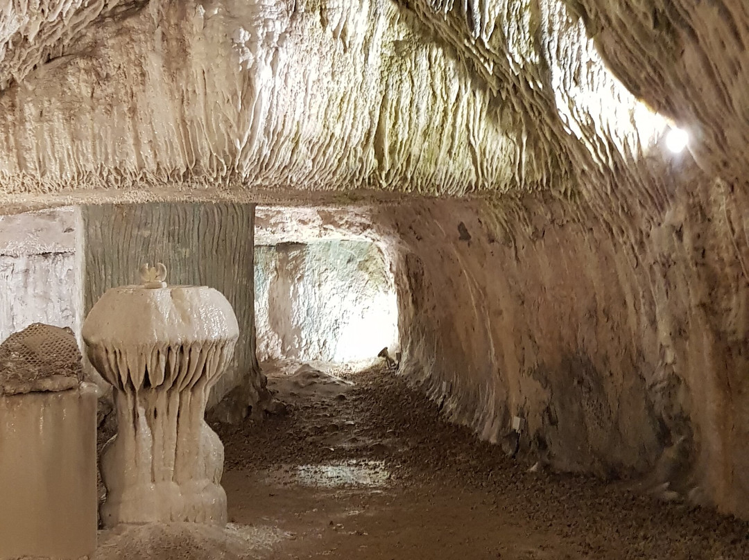 Grotte Pétrifiante-Troo必去景点