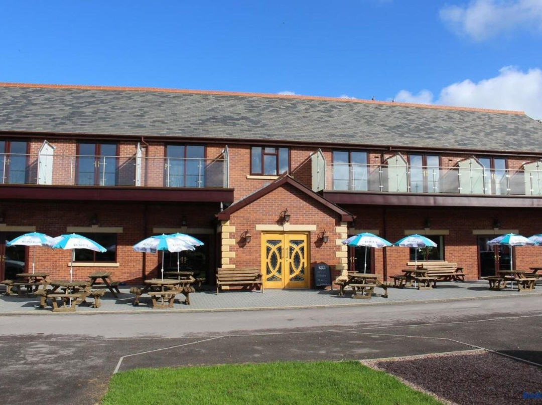 Riverside Caravan & Camping Park