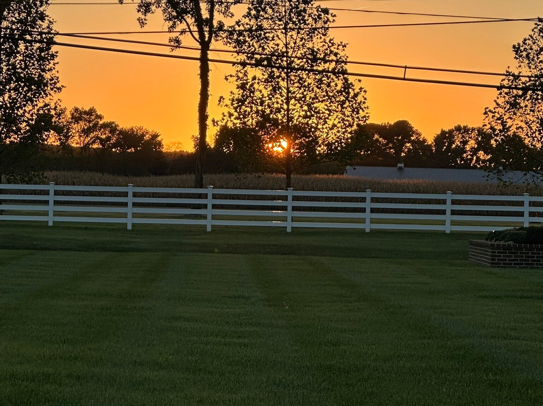 The Oaks Waterfront Hotel主图