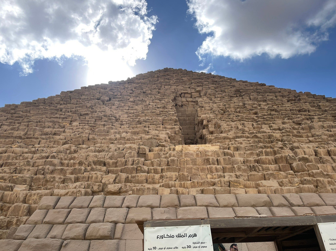 Pyramid of Menkaure-吉萨必去景点