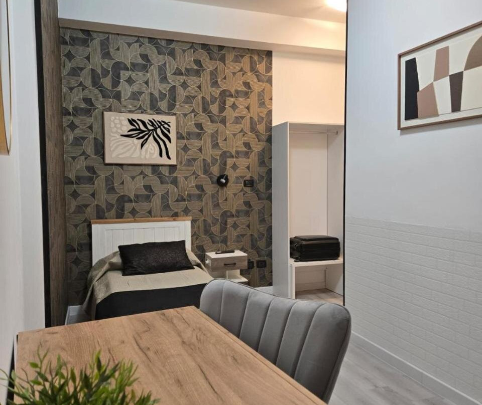 Trecate酒店住宿-水晶酒店