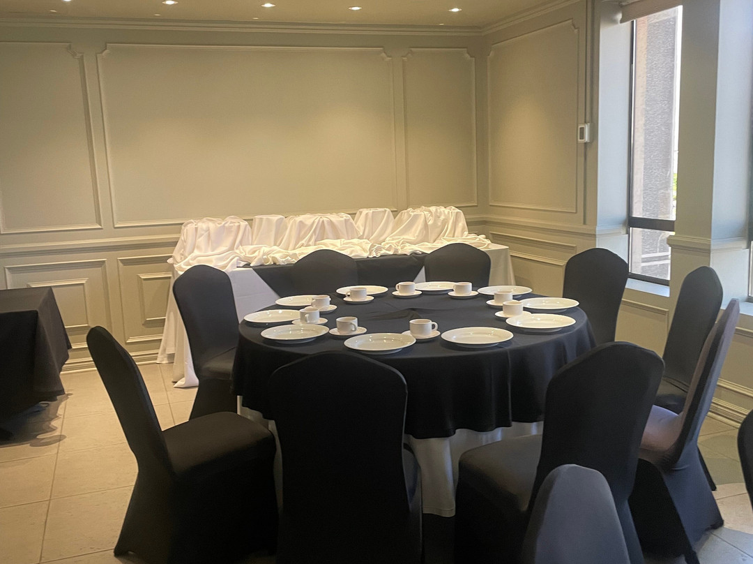 Regal Pacific Hotel主图