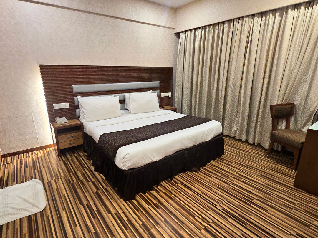 圣罗恩禅修温泉旅馆主图