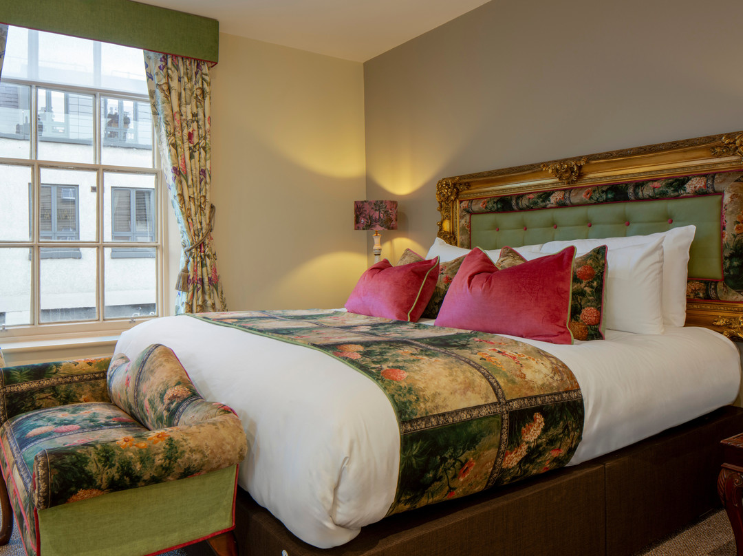 Warwick Arms Hotel主图