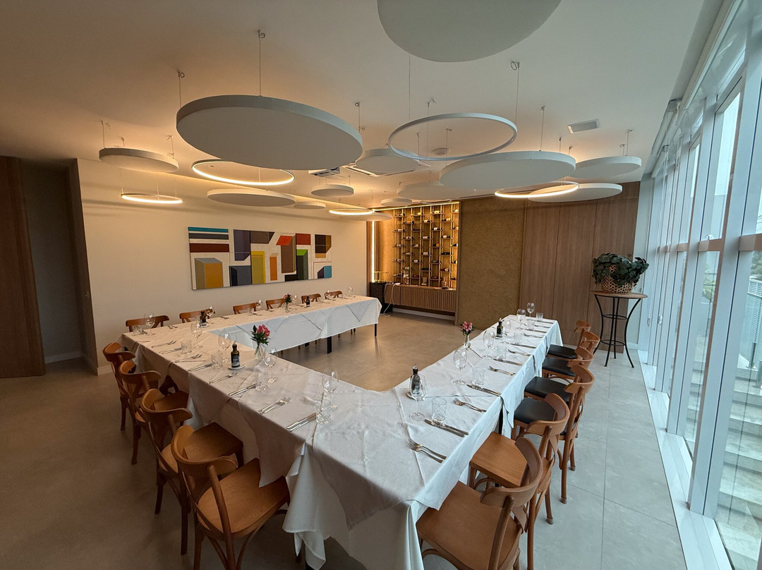 Gran Cave | Adega de Vinhos e Bistrô