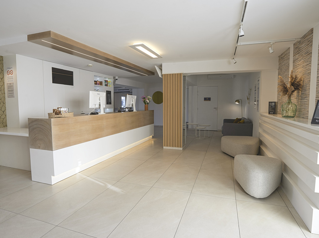 基里亚德蒙佩里尔苏德拉特酒店主图