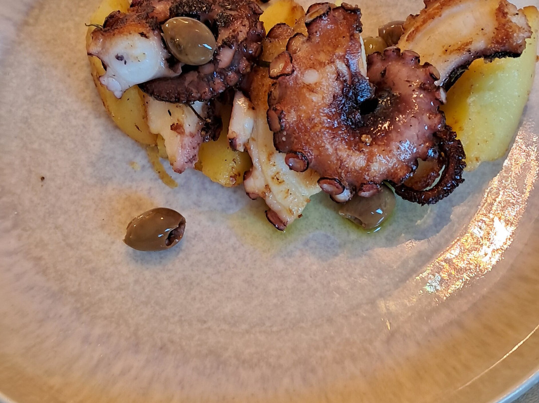 德尔维罗雷西古客栈主图