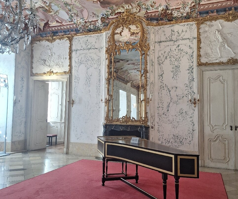 Seehof Castle-梅默尔斯多夫必去景点