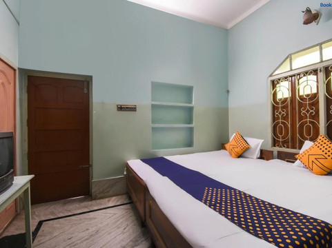 SPOT ON 65035 Maa Laxmi Lodge