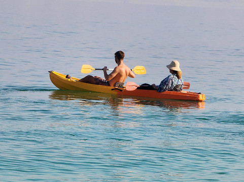 Tiyoolim & Etgarim-Bat Yam必去景点