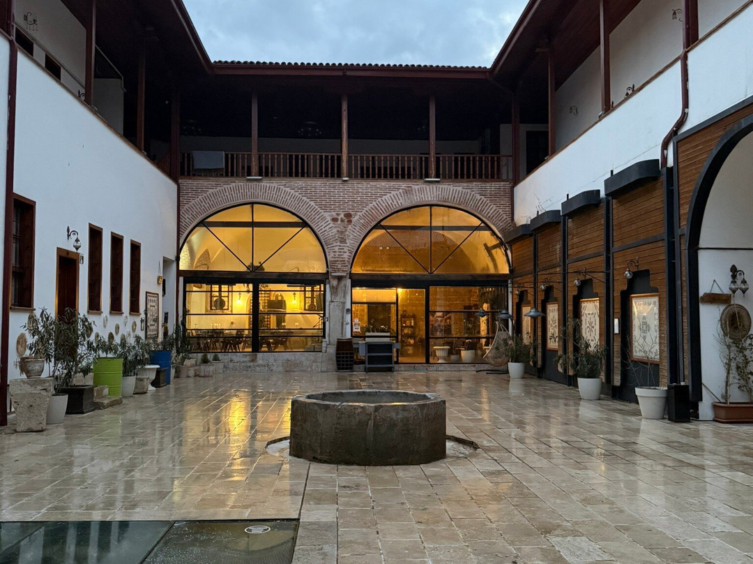 亚兹玛奇拉尔哈尼酒店及餐厅主图