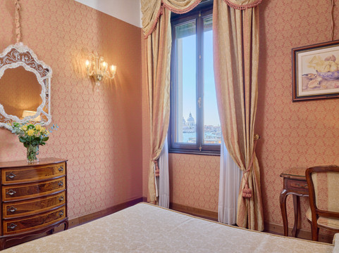 洛坎达维瓦尔蒂酒店主图