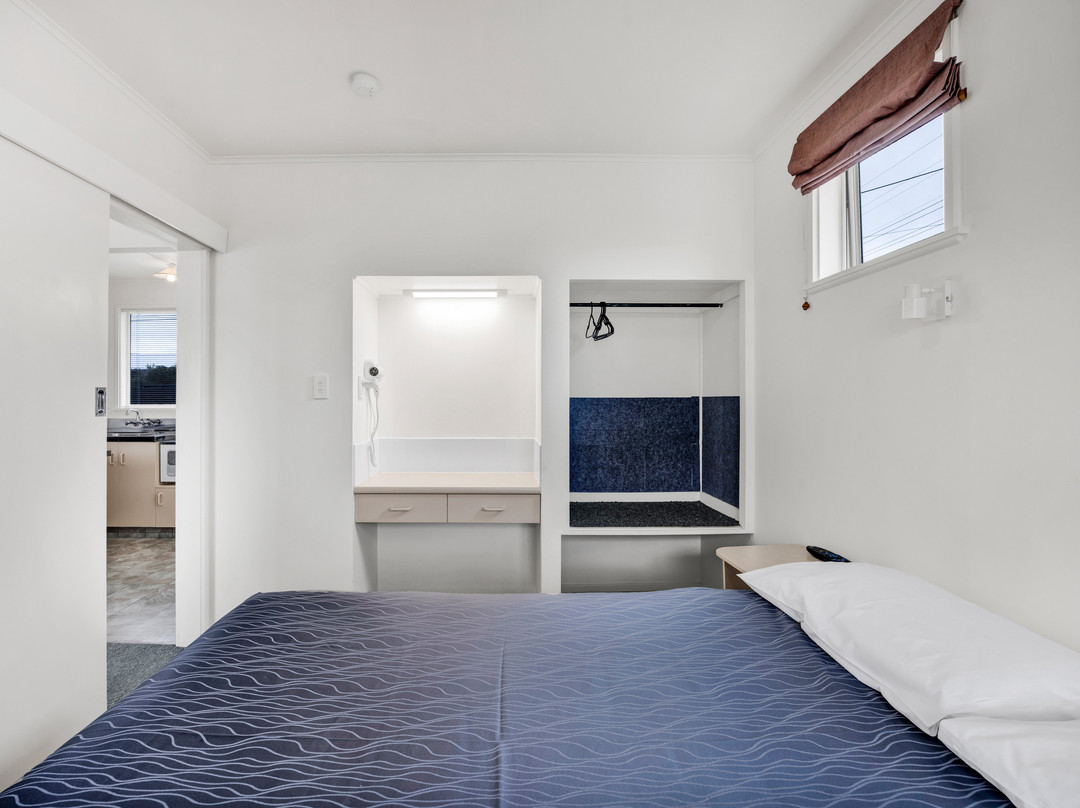 雅芳汽车旅馆主图