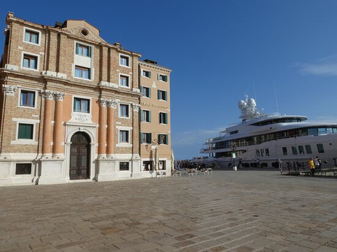 布奇托罗酒店主图