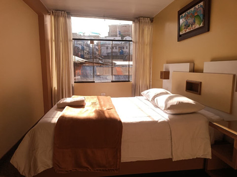 普诺的卡罗酒店