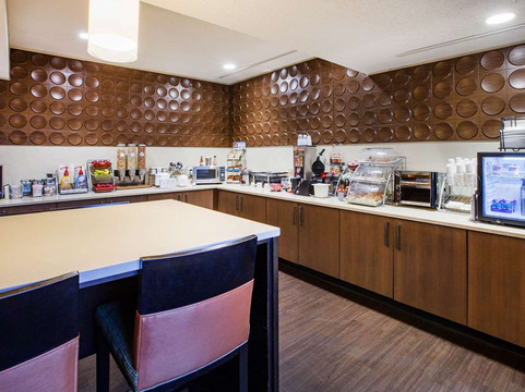 Wingate by Wyndham Roseville/Detroit