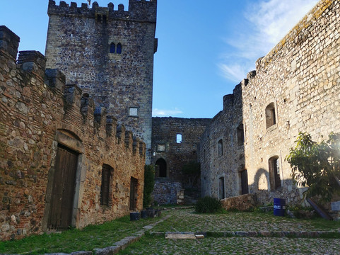Castillo de Alburquerque-Alburquerque必去景点