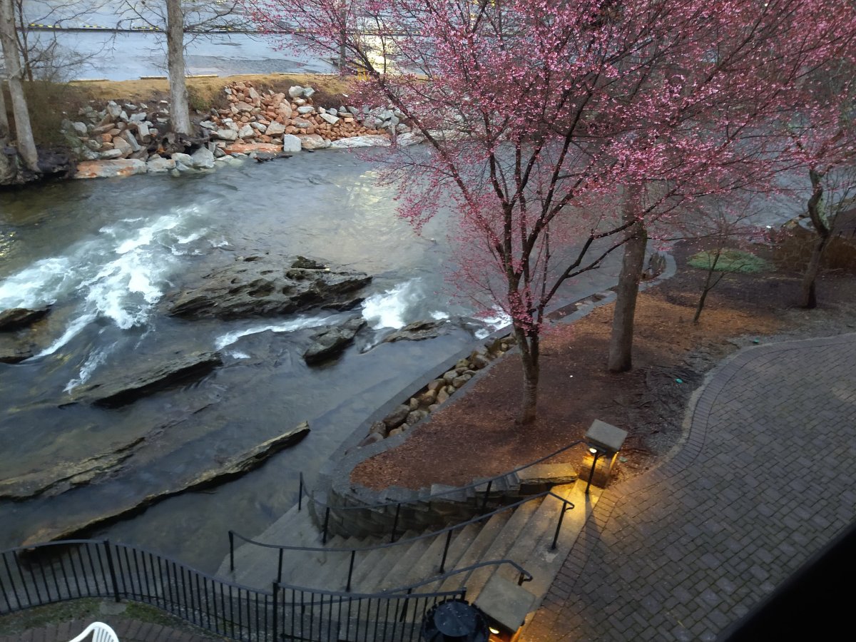 海伦多夫套房旅馆及会议中心-官方