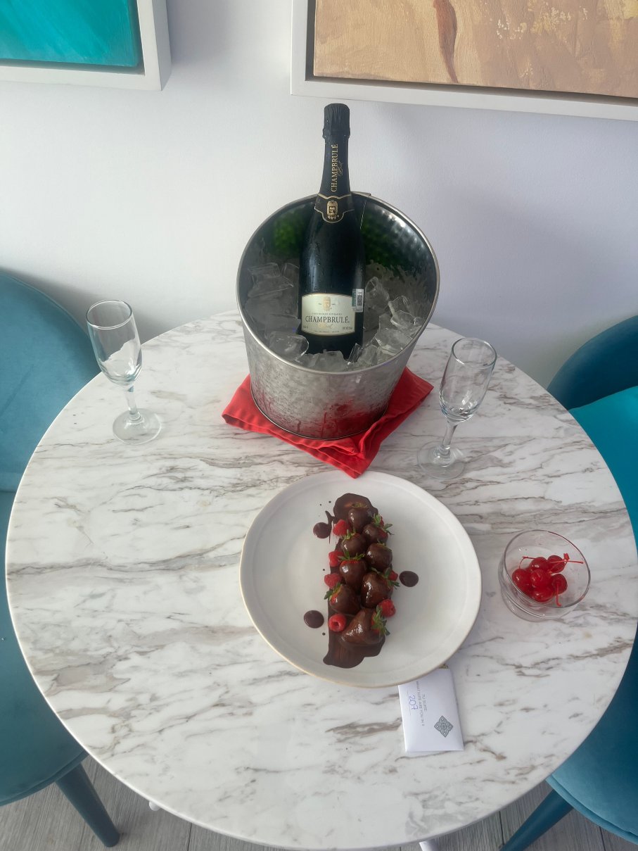 阿尔玛海滨豪华LGBT度假酒店-官方