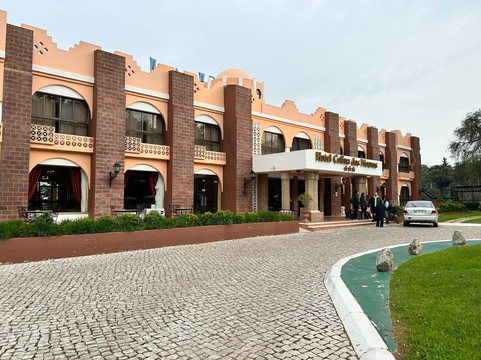 摩尔山酒店主图