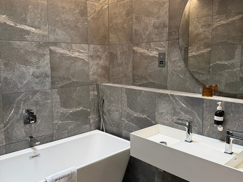 藏身处公寓酒店主图