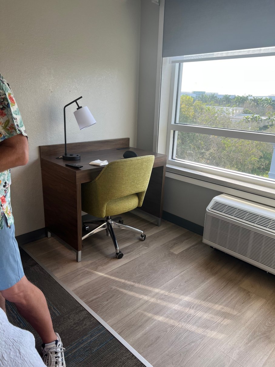 韦斯顿-索格拉斯购物中心南舒适全套房酒店-客卧