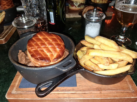 贝尔默罗艾姆斯酒店主图