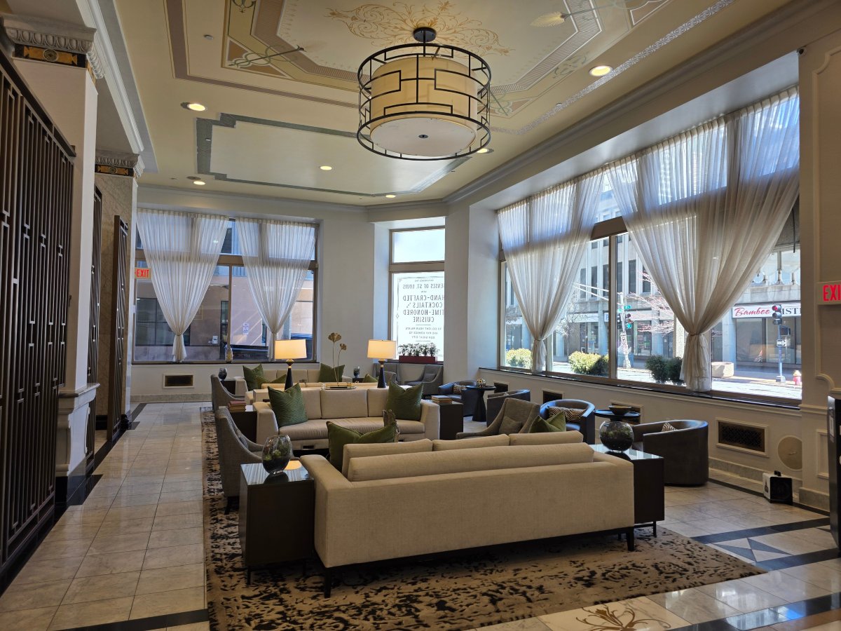 希尔顿彭尼韦尔圣路易斯拱门酒店-浴室