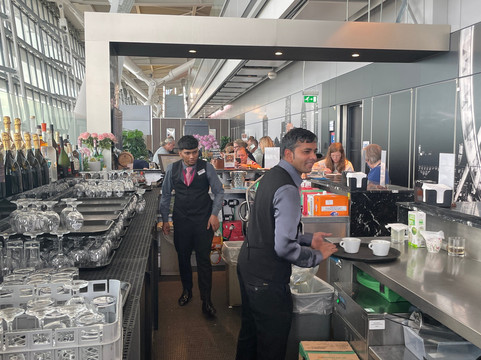 Plaza Premium Lounge Heathrow T5 Departures-伦敦必去景点