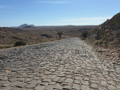 SolaCyberTours-萨尔雷必去景点