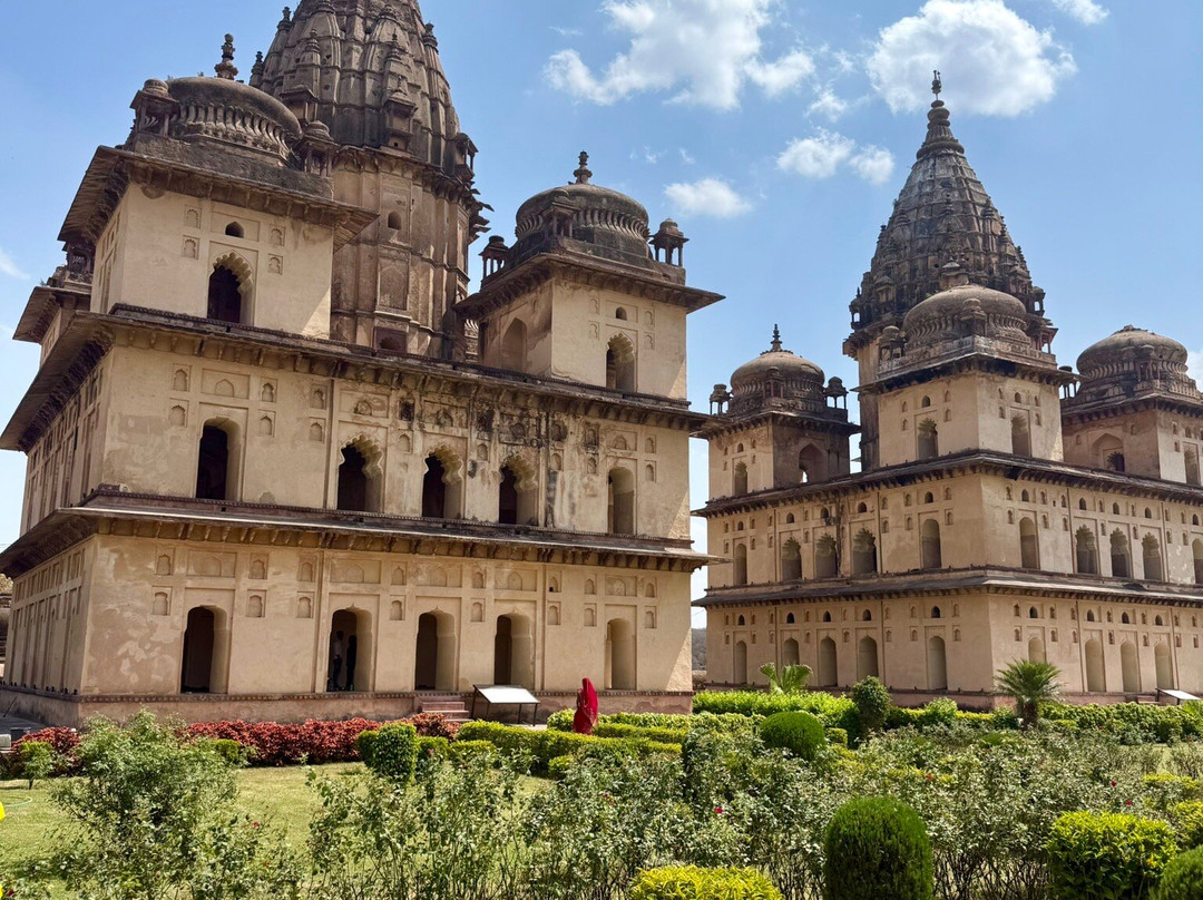 Chhatris Cenotaphs-欧恰必去景点