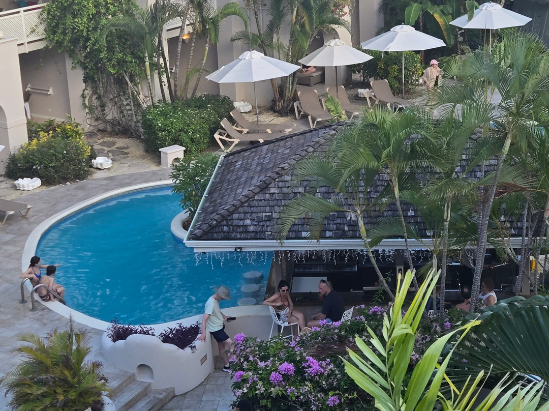 巴巴多斯三角梅酒店主图