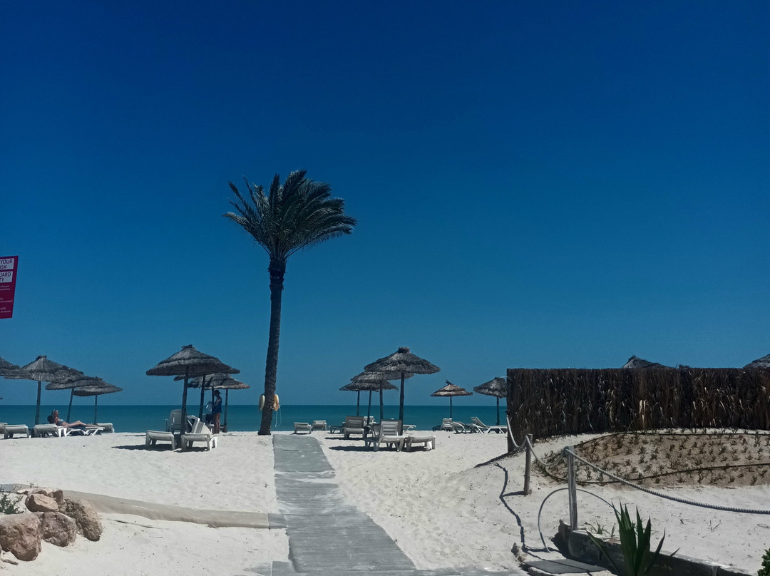 吉尔巴岛棕榈海滩俱乐部主图