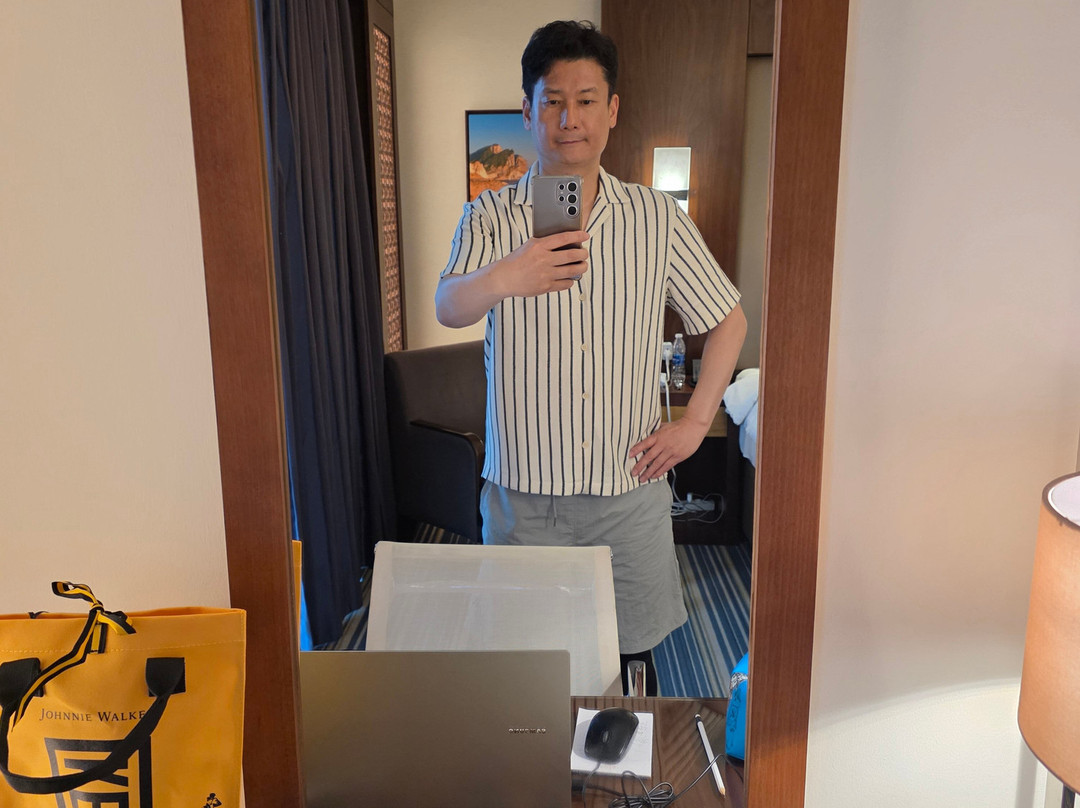 马斯喀特皇家郁金香酒店主图