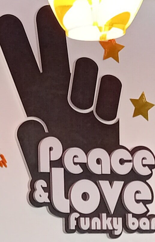 Peace&Love Funkybar-贝拉里亚-伊贾马里纳必去景点