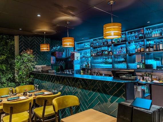 Kosumosu sushi & bar-fleet