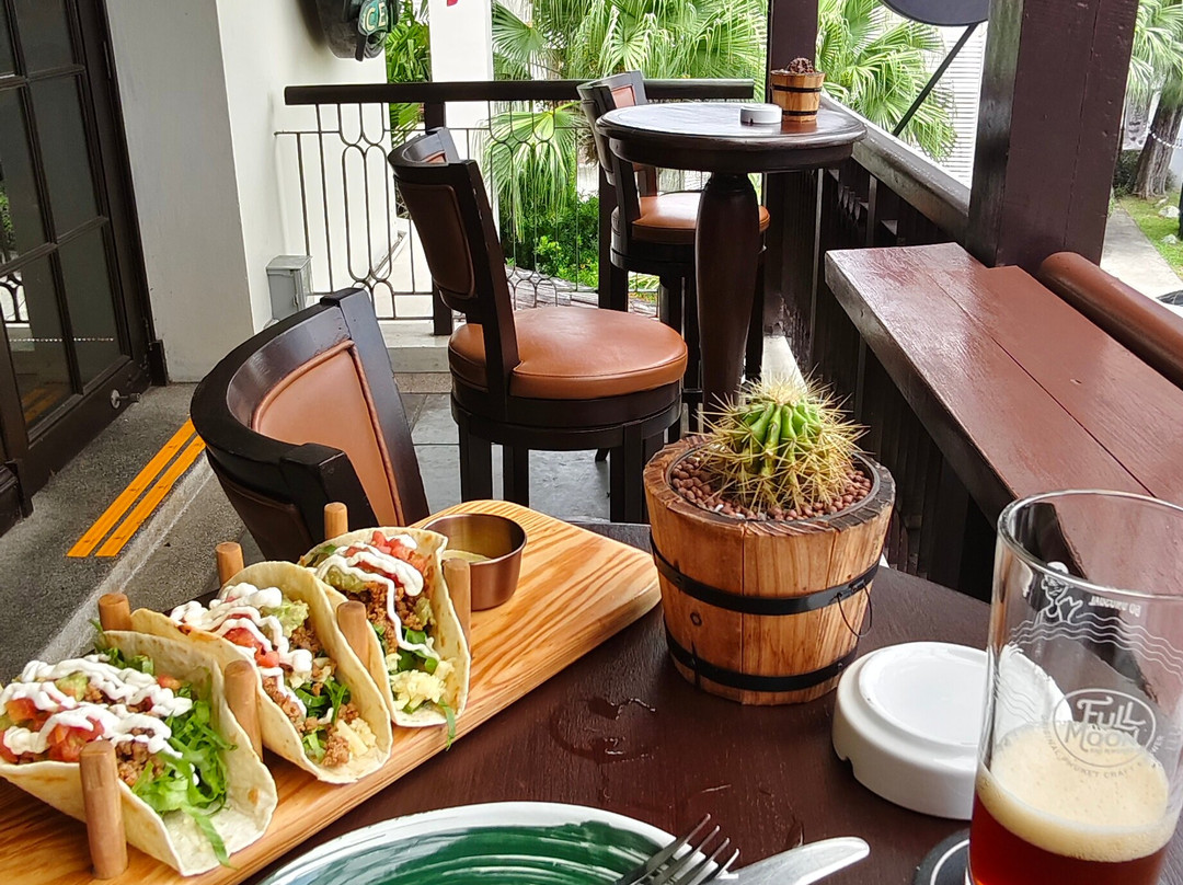 乌龟村购物餐饮中心-迈考必去景点