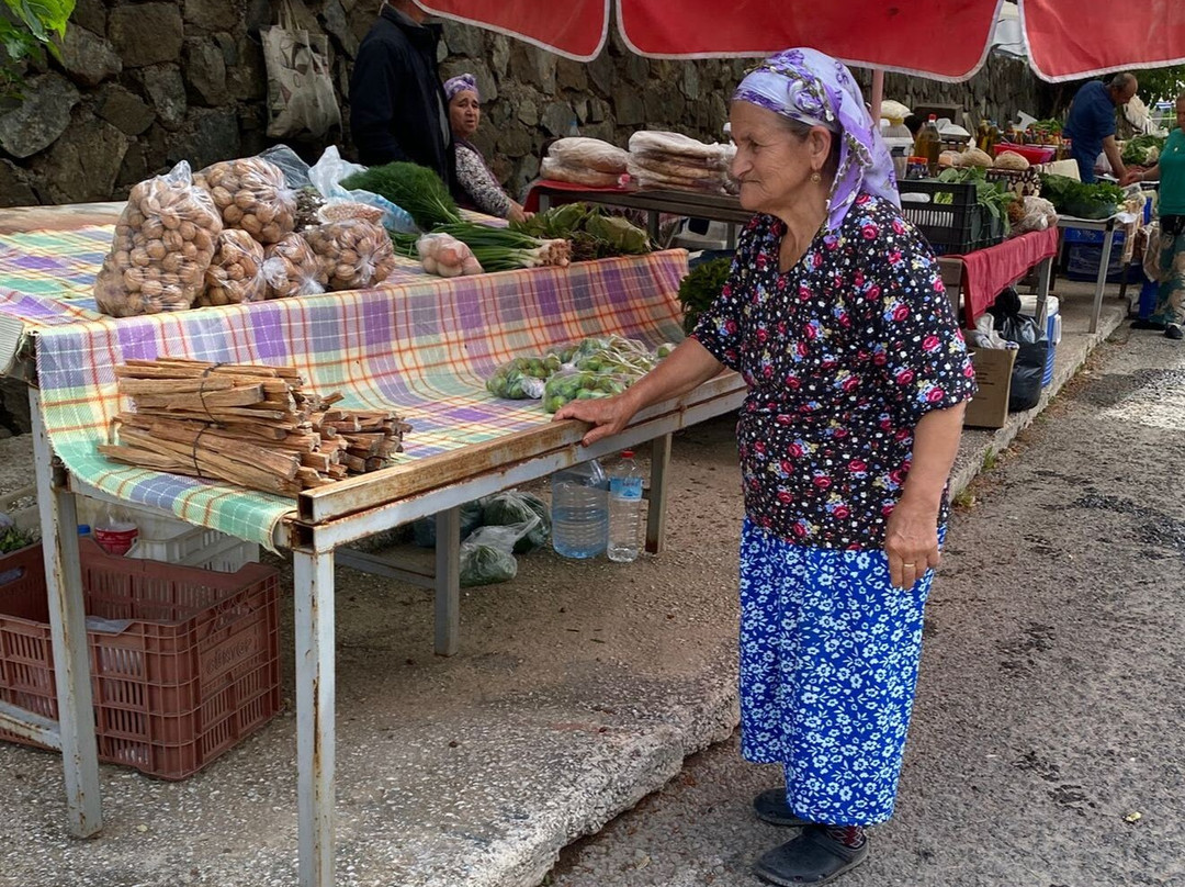 Wednesday market-伊丘每勒必去景点