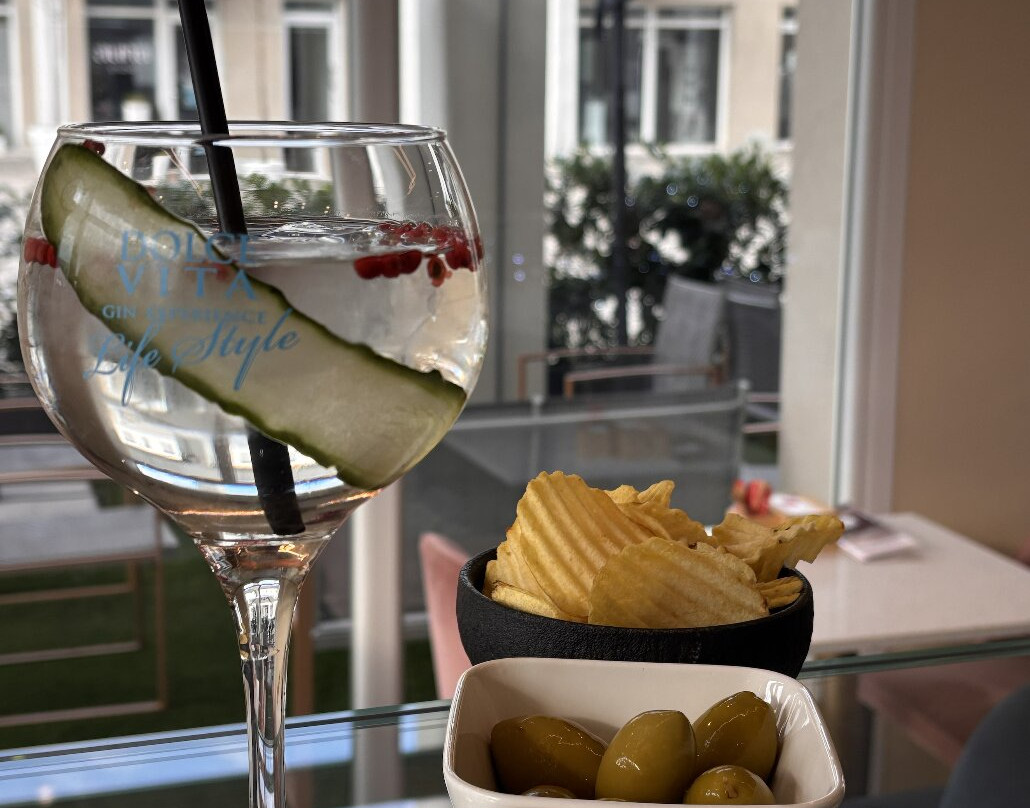 Lunock Lounge