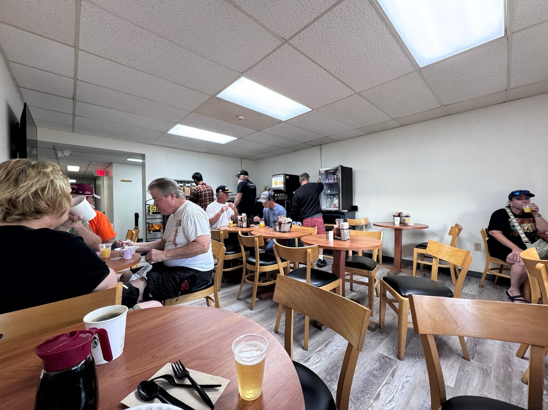 伊利尼客栈及套房酒店 - 兰图尔/吉福德/香槟/厄巴纳