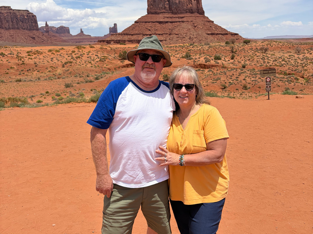 Three Sister Navajo Guided Tours-纪念碑公园必去景点