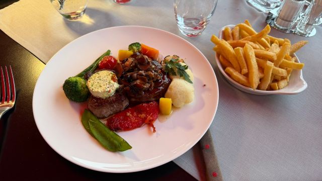 Hotel Restaurant le Mexique-旅行者