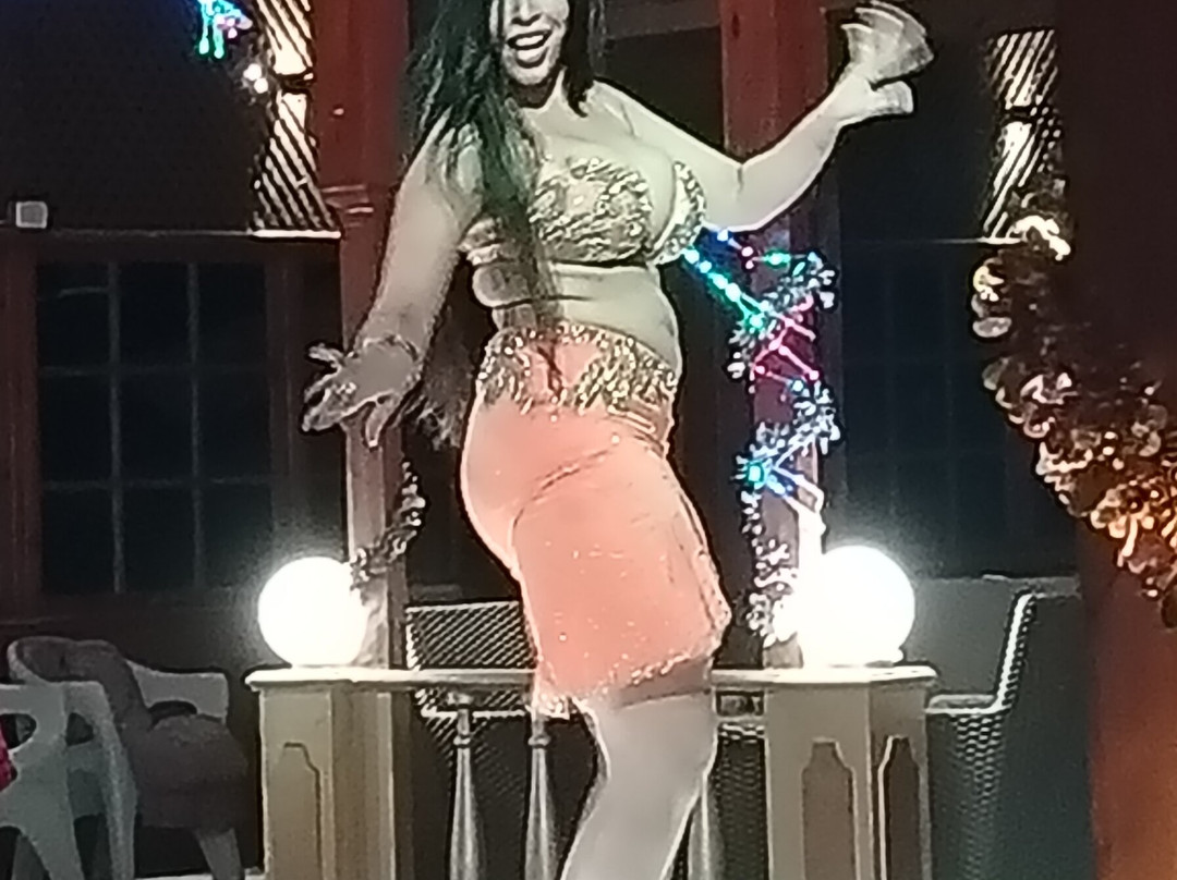 幸福生活村度假酒店主图