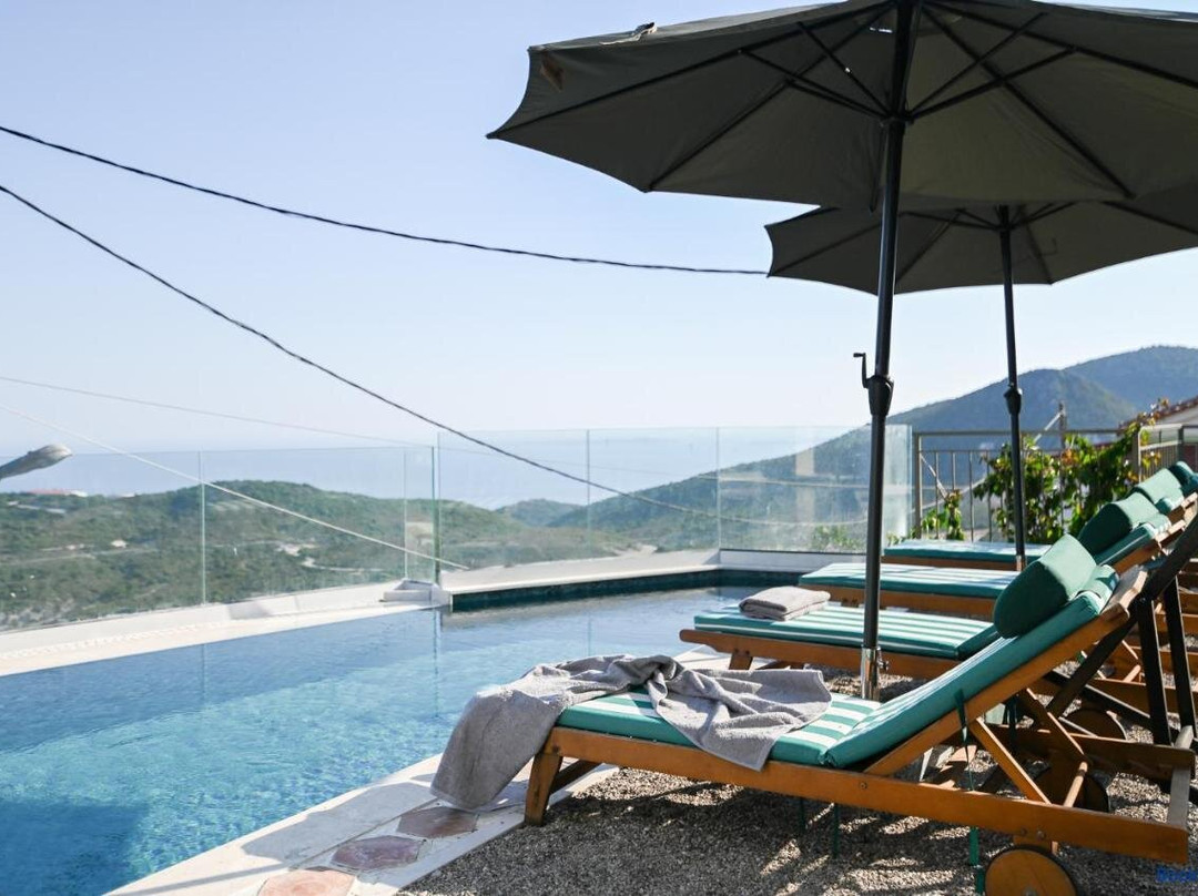 Tepeleni Suites