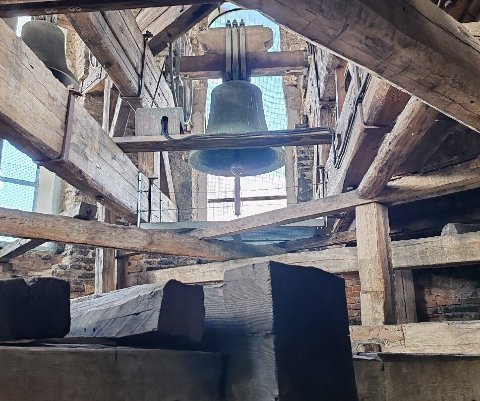 Bell Tower of Vilnius Cathedral-维尔纽斯必去景点