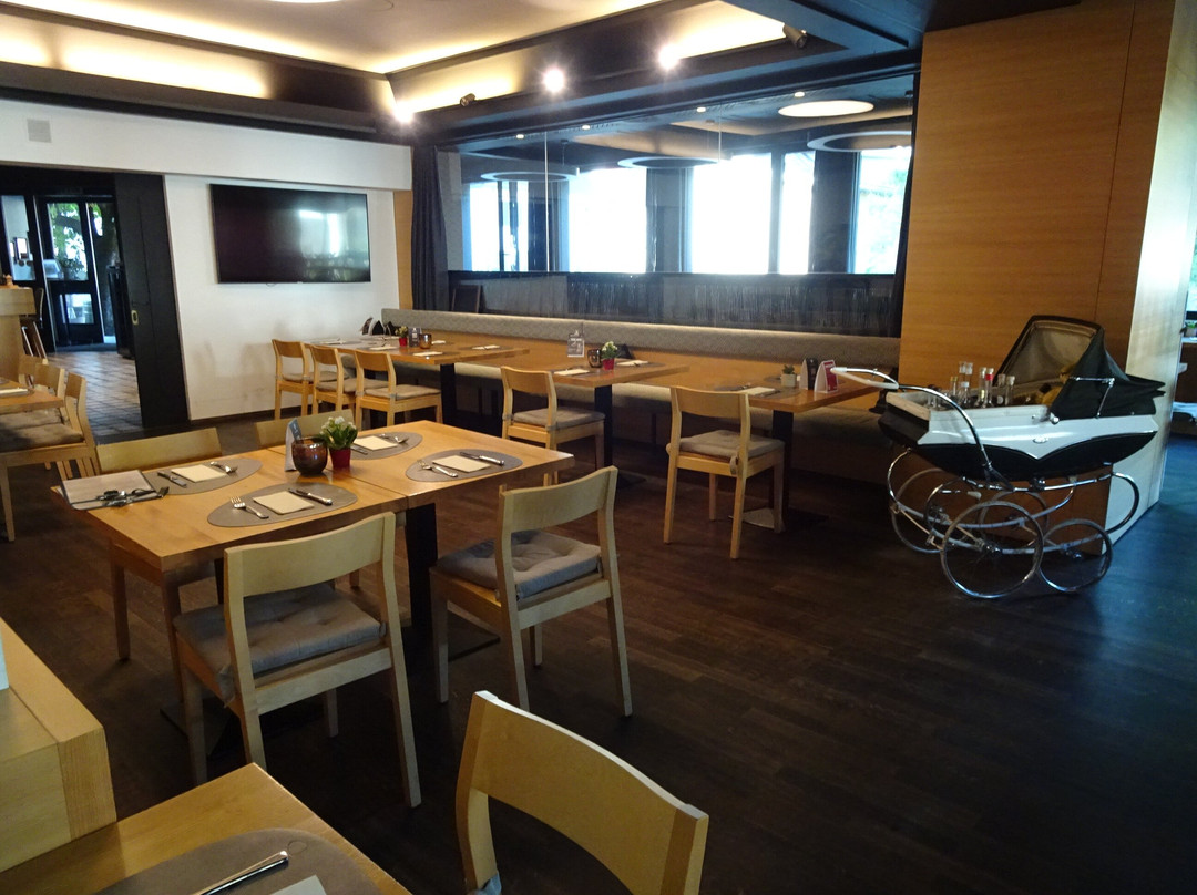 格斯罗文酒店主图