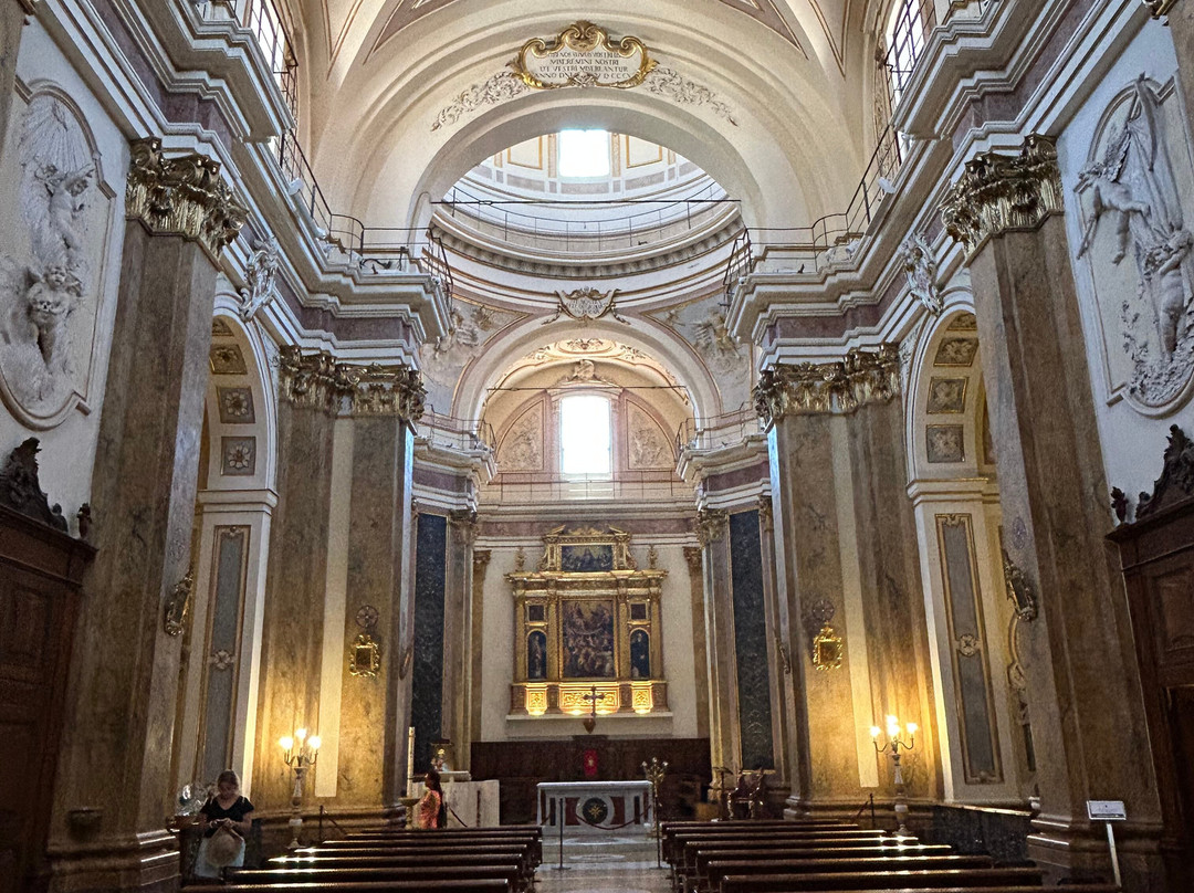 Chiesa di Santa Maria del Suffragio-拉奎拉必去景点