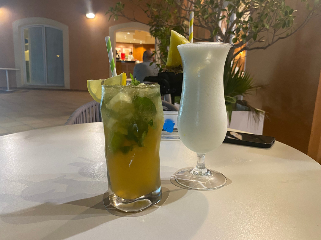 玛卡乐拉套房及Spa格如波酒店主图