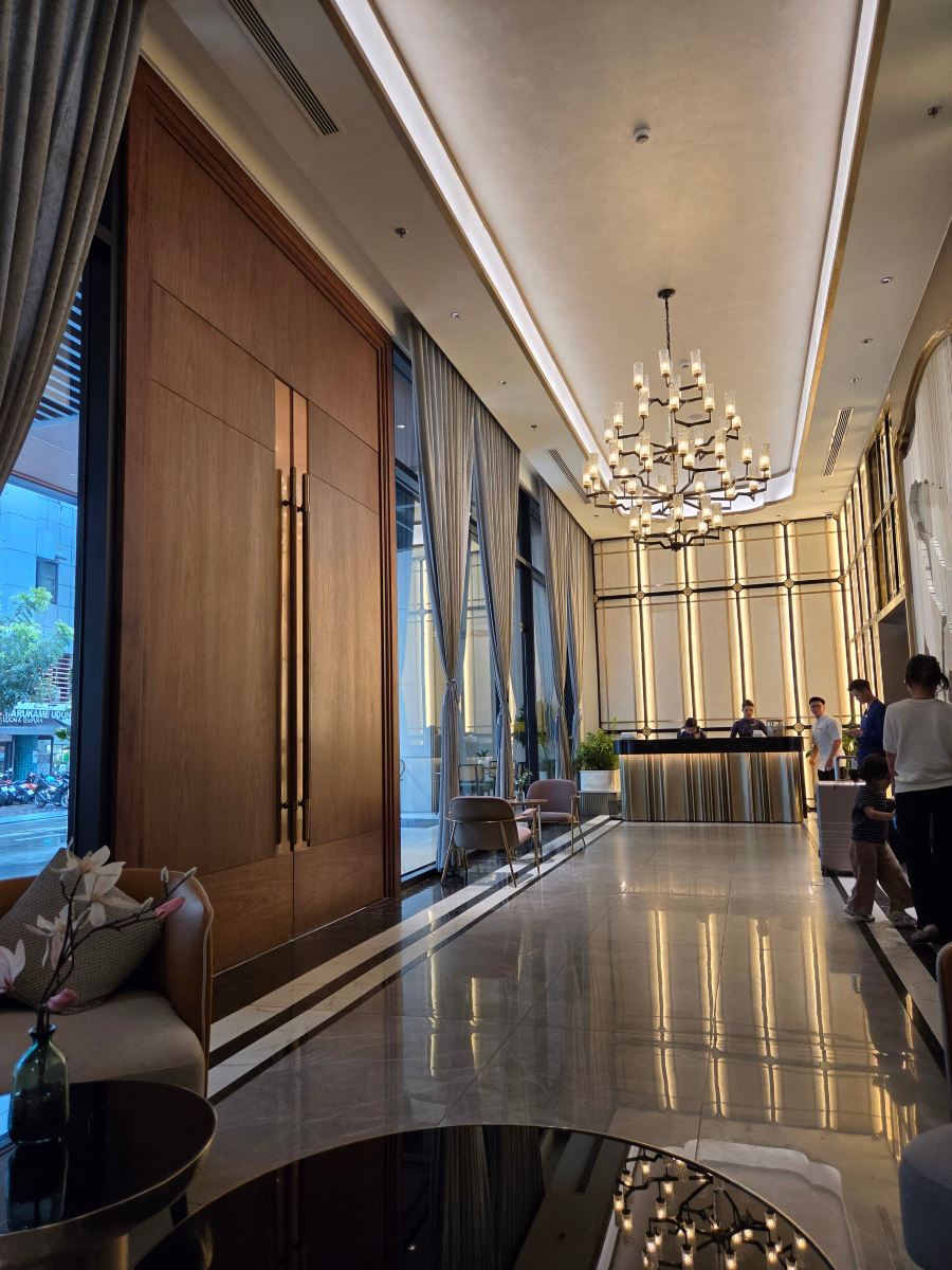 西贡拉希斯塔尊贵酒店-旅行者